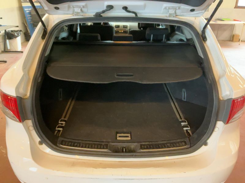 Toyota Avensis 2.0 D-4D Executive 2011 – снимка 16