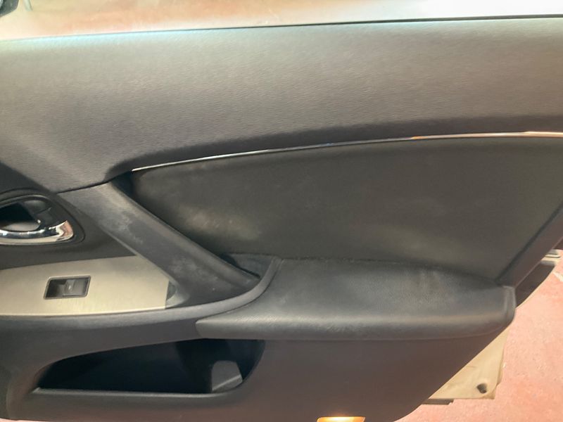 Toyota Avensis 2.0 D-4D Executive 2011 – снимка 26