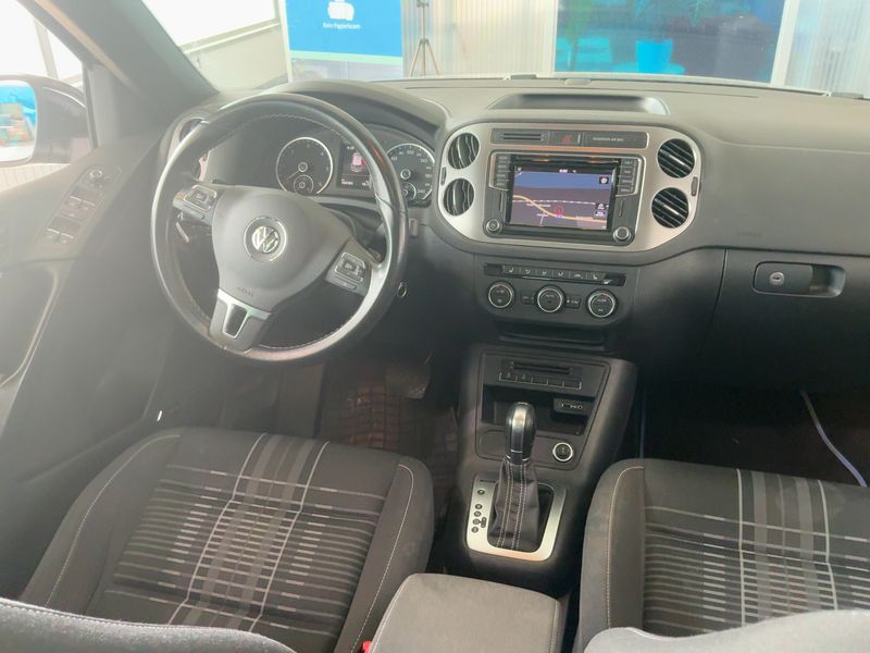 Volkswagen Tiguan 2.0 TDI Lounge Sport & Style 4Motion BlueMotion Tech 2015 – снимка 18