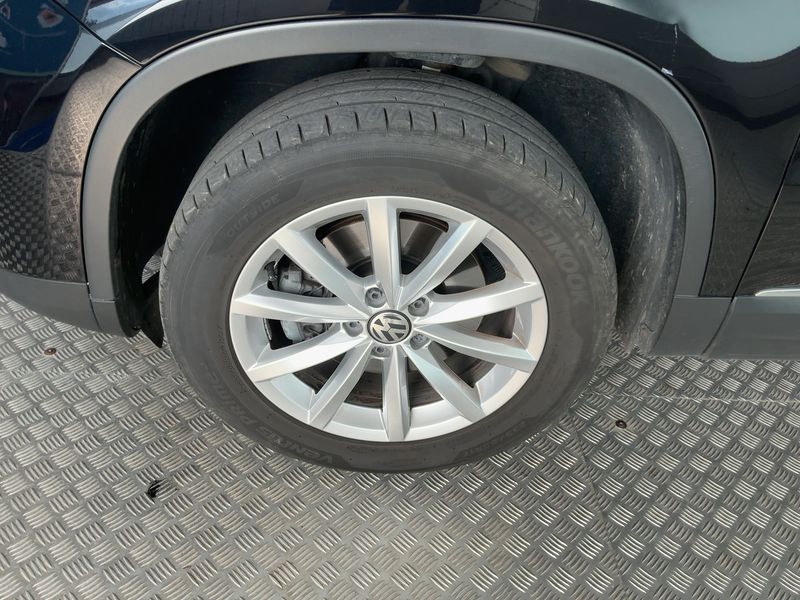 Volkswagen Tiguan 2.0 TDI Lounge Sport & Style 4Motion BlueMotion Tech 2015 – снимка 3