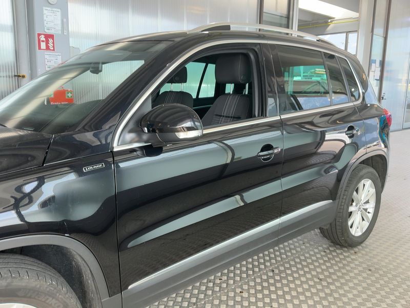 Volkswagen Tiguan 2.0 TDI Lounge Sport & Style 4Motion BlueMotion Tech 2015 – снимка 4