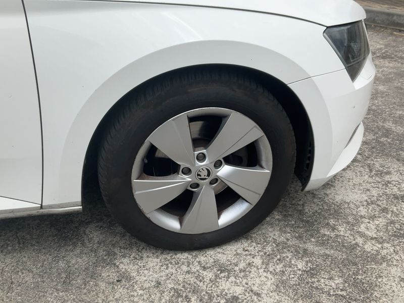 Skoda Superb 2.0 TDI Ambition 2018 – снимка 11