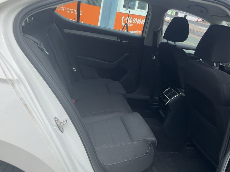 Skoda Superb 2.0 TDI Ambition 2018 – снимка 19
