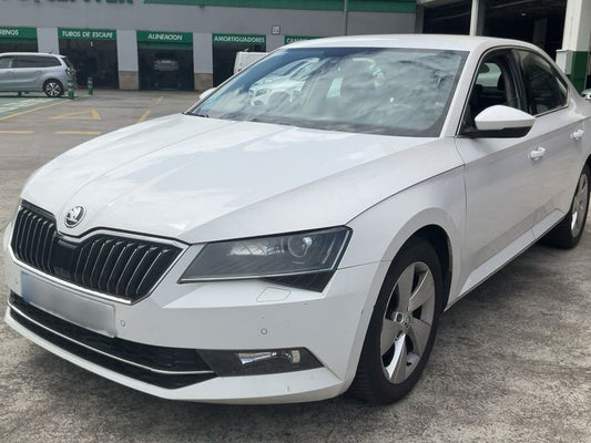 Skoda Superb 2.0 TDI Ambition 2018 – снимка 1