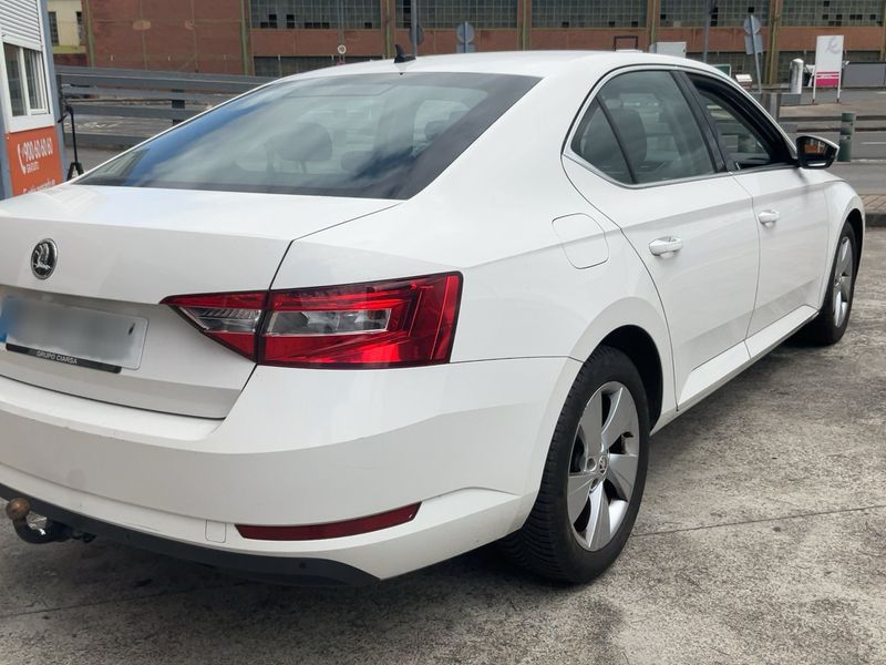 Skoda Superb 2.0 TDI Ambition 2018 – снимка 8