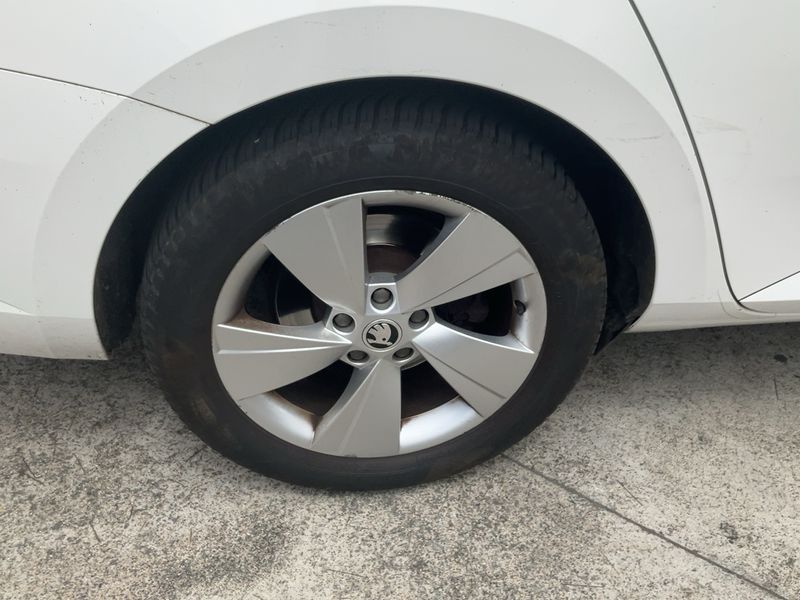 Skoda Superb 2.0 TDI Ambition 2018 – снимка 9