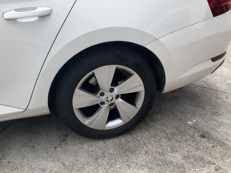 Skoda Superb 2.0 TDI Ambition 2018 – снимка 5