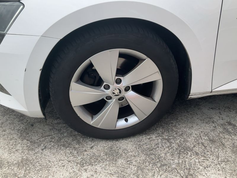 Skoda Superb 2.0 TDI Ambition 2018 – снимка 3
