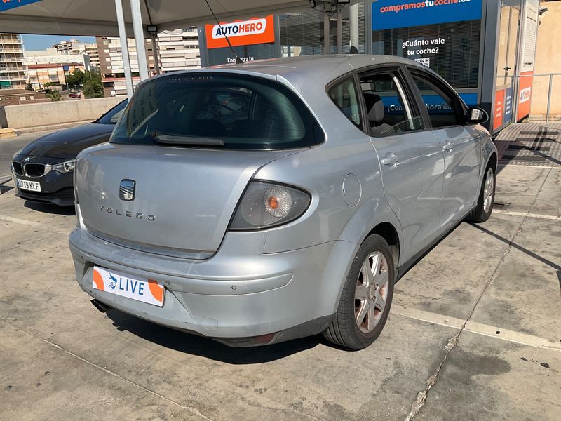Seat Toledo 2.0 TDI Sport-up 2008 – снимка 2