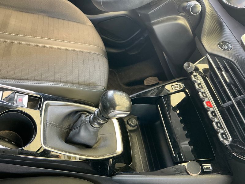 Peugeot 208 1.2 PureTech Allure Pack 2021 – снимка 29