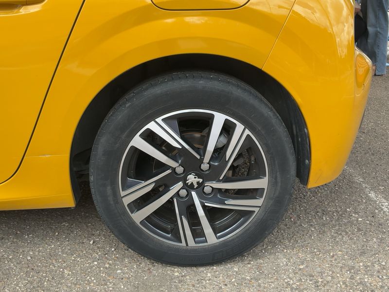 Peugeot 208 1.2 PureTech Allure Pack 2021 – снимка 5