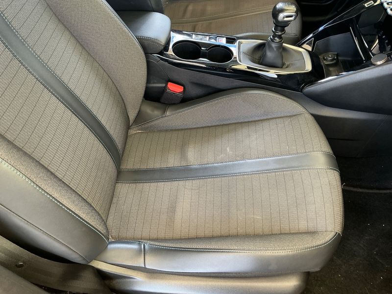 Peugeot 208 1.2 PureTech Allure Pack 2021 – снимка 28