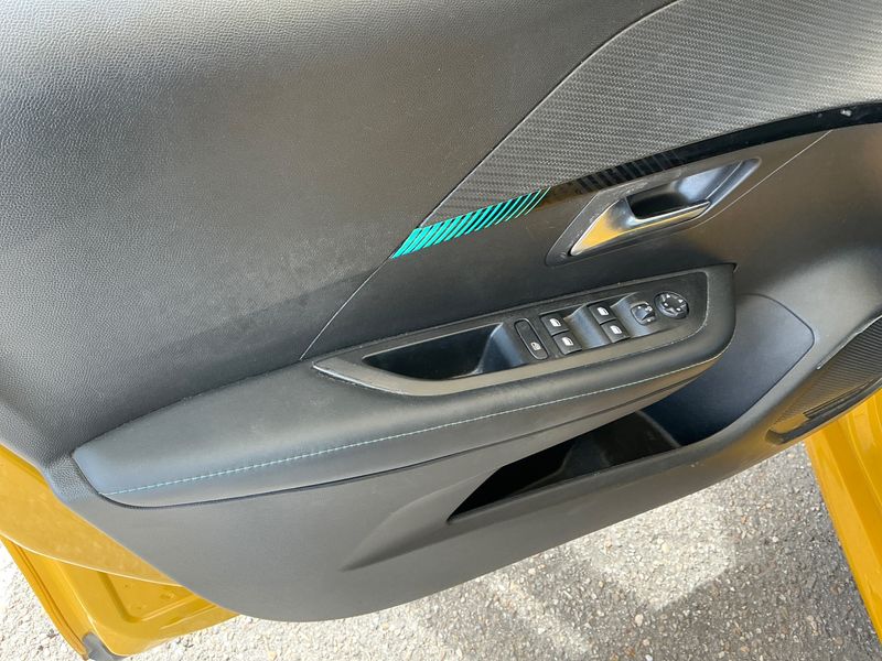 Peugeot 208 1.2 PureTech Allure Pack 2021 – снимка 26