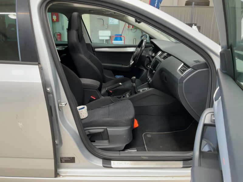 Skoda Octavia 1.6 TDI Style 2015 – снимка 17