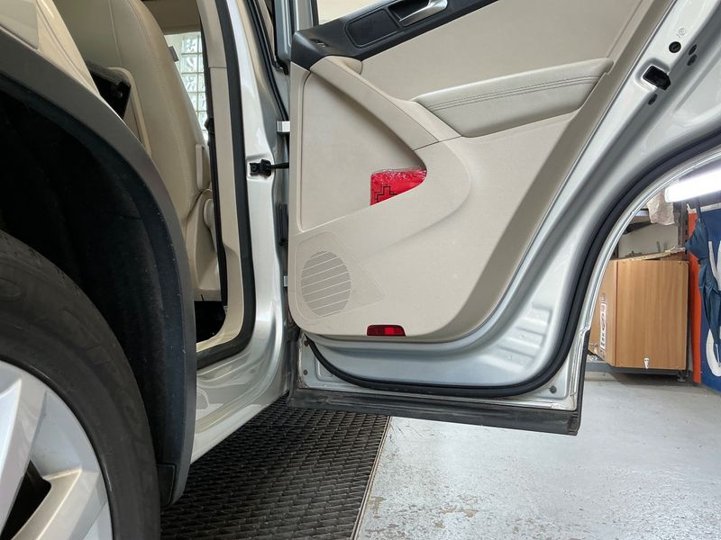 Volkswagen Tiguan 2.0 TDI Sport & Style 4Motion 2010 – снимка 37