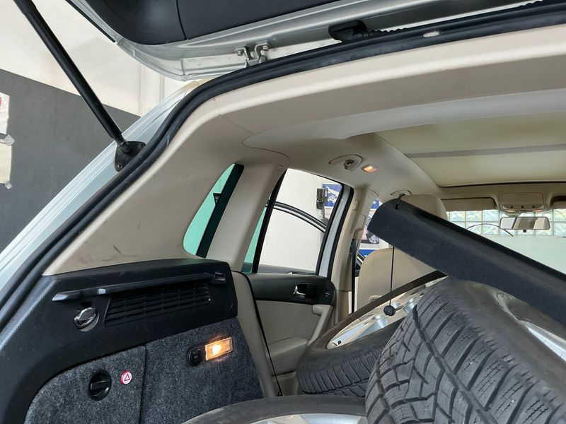 Volkswagen Tiguan 2.0 TDI Sport & Style 4Motion 2010 – снимка 39