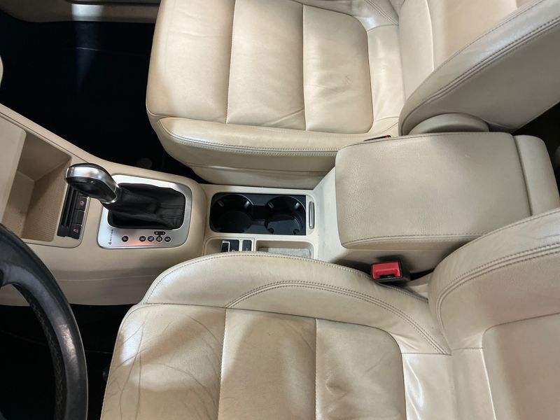 Volkswagen Tiguan 2.0 TDI Sport & Style 4Motion 2010 – снимка 41