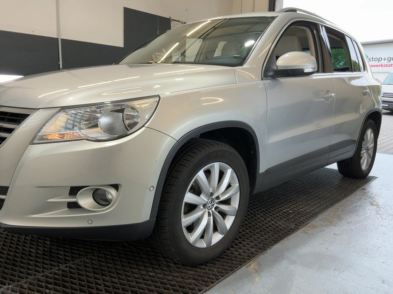 Volkswagen Tiguan 2.0 TDI Sport & Style 4Motion 2010 – снимка 2