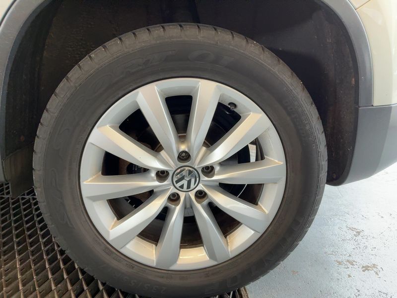Volkswagen Tiguan 2.0 TDI Sport & Style 4Motion 2010 – снимка 5