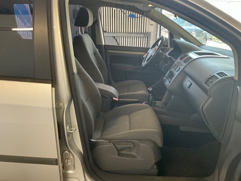Volkswagen Touran 1.9 TDI Conceptline BlueMotion Tech 2010 – снимка 3