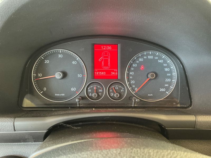 Volkswagen Touran 1.9 TDI Conceptline BlueMotion Tech 2010 – снимка 4