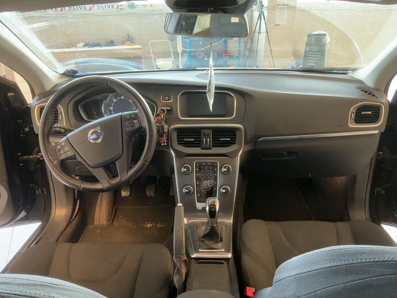 Volvo V40 2.0 D2 Kinetic 2016 – снимка 17