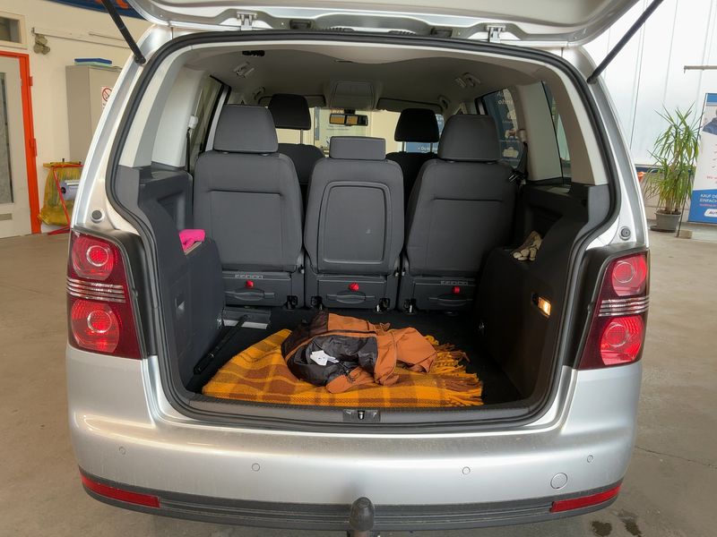 Volkswagen Touran 1.9 TDI United 2009 – снимка 15