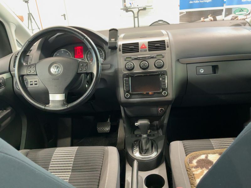Volkswagen Touran 1.9 TDI United 2009 – снимка 17