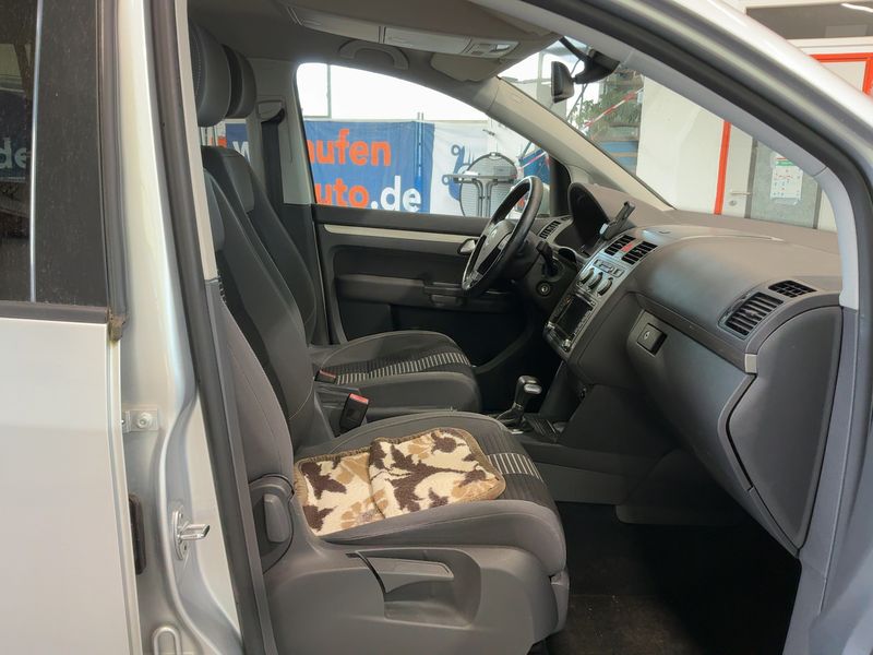 Volkswagen Touran 1.9 TDI United 2009 – снимка 16