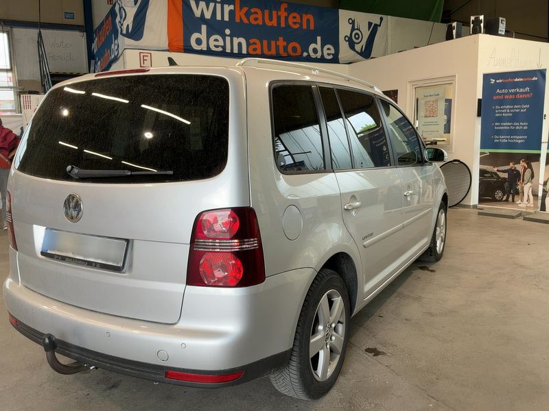 Volkswagen Touran 1.9 TDI United 2009 – снимка 8