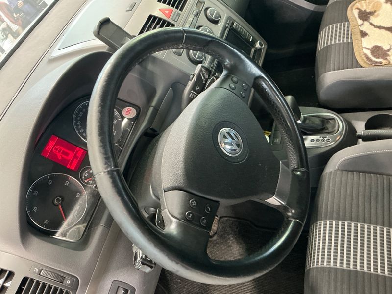 Volkswagen Touran 1.9 TDI United 2009 – снимка 32