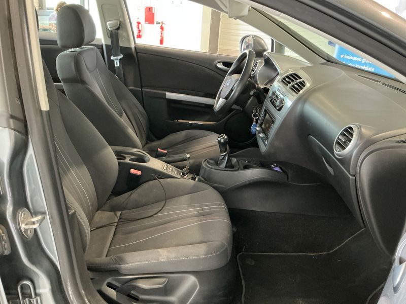 Seat Leon 1.6 TDI Style Copa Ecomotive 2012 – снимка 3