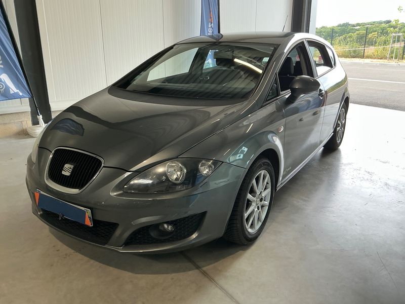 Seat Leon 1.6 TDI Style Copa Ecomotive 2012 – снимка 1