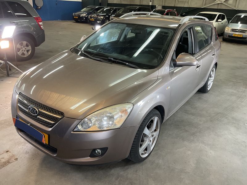 Kia cee'd 1.6 SW Cool 2008 – снимка 1
