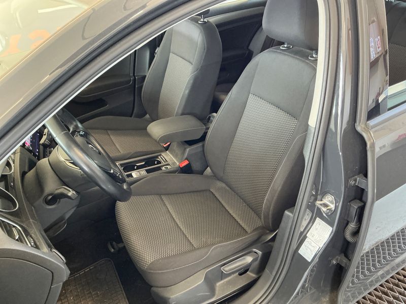 Volkswagen Golf VII 1.0 TSI Trendline BlueMotion Tech 2019 – снимка 33
