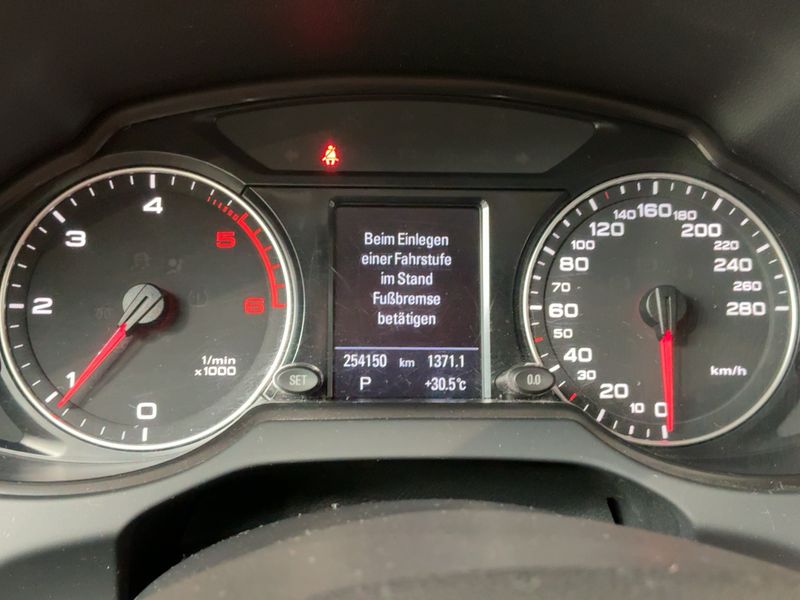 Audi Q5 2.0 TDI quattro 2010 – снимка 18
