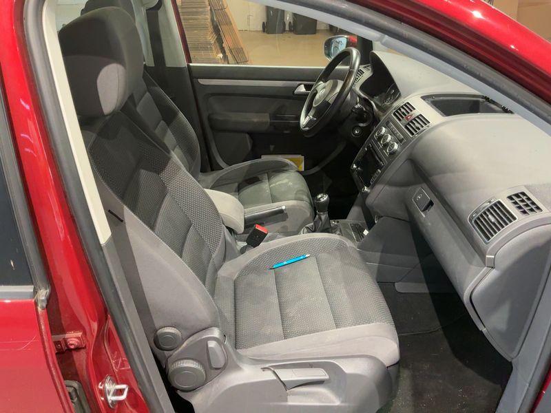 Volkswagen Touran 1.2 TSI Comfortline 2014 – снимка 17