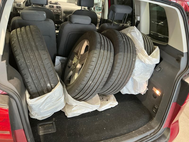 Volkswagen Touran 1.2 TSI Comfortline 2014 – снимка 15