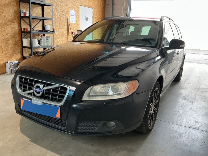 Volvo V70 2.0 D3 Momentum 2010 – снимка 1