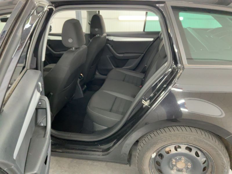 Skoda Octavia 2.0 TDI Ambition 2019 – снимка 20