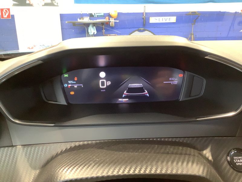 Peugeot 2008 1.2 Mild-Hybrid Allure 2025 – снимка 18