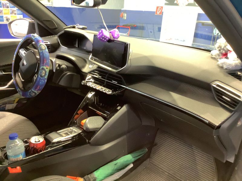 Peugeot 2008 1.2 Mild-Hybrid Allure 2025 – снимка 17