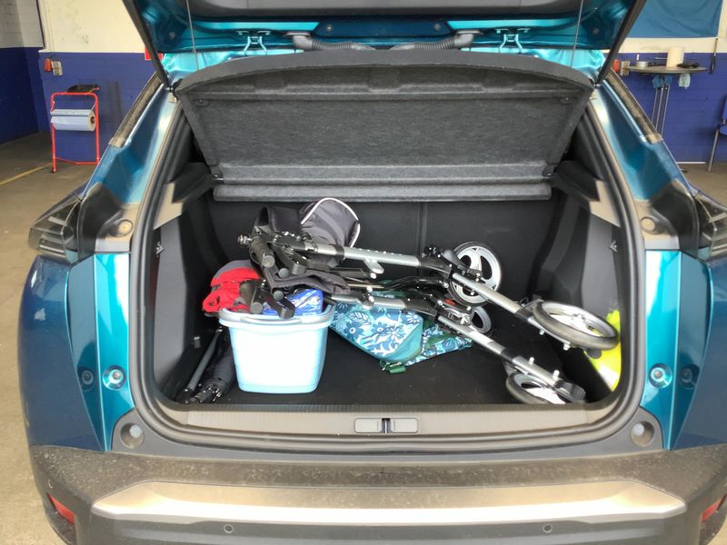 Peugeot 2008 1.2 Mild-Hybrid Allure 2025 – снимка 15