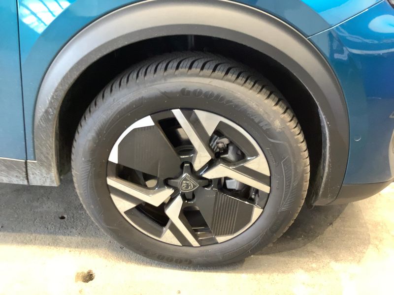 Peugeot 2008 1.2 Mild-Hybrid Allure 2025 – снимка 11
