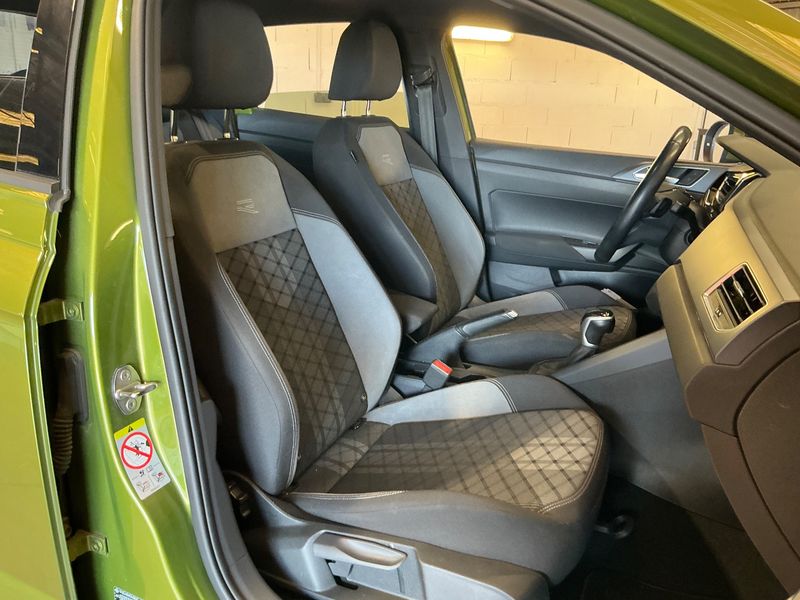 Volkswagen Taigo 1.5 TSI ACT R-Line 2023 – снимка 16