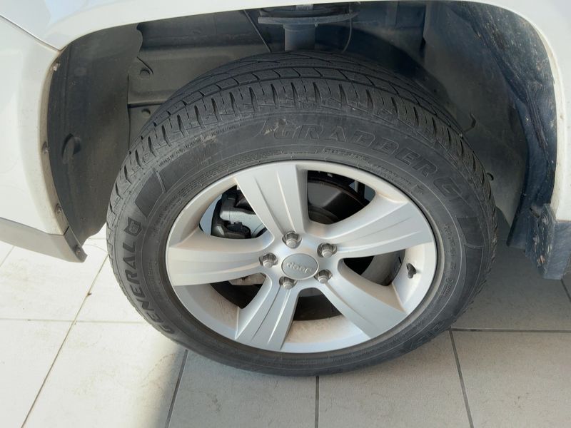 Jeep Compass 2.2 CRD Sport 4x4 2011 – снимка 3