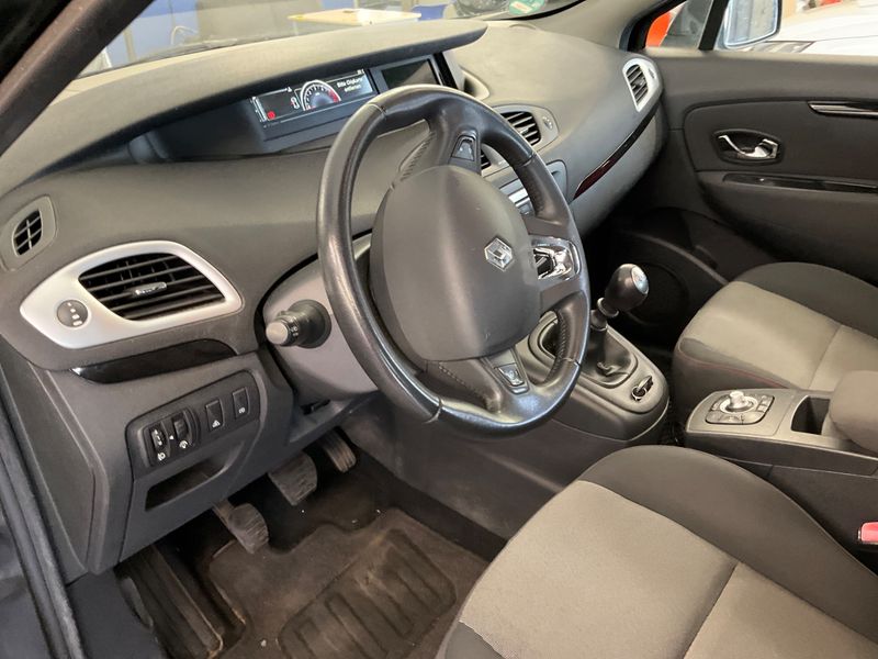Renault Grand Scenic 1.5 dCi Paris 2013 – снимка 32