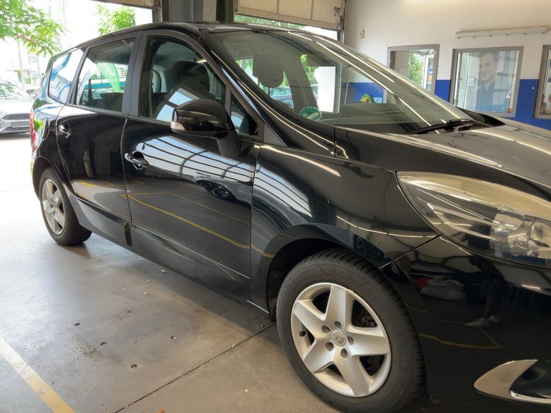 Renault Grand Scenic 1.5 dCi Paris 2013 – снимка 12