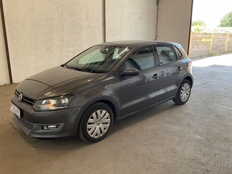 Volkswagen Polo 1.4 FSI Comfortline 2010 – снимка 1