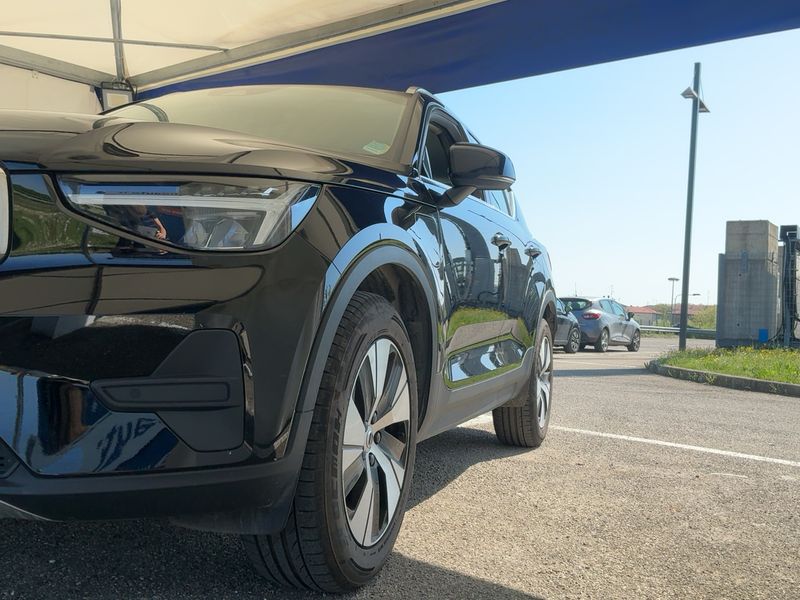 Volvo XC40 1.5 T4 Recharge Plug-in Hybrid Essential 2WD 2022 – снимка 2